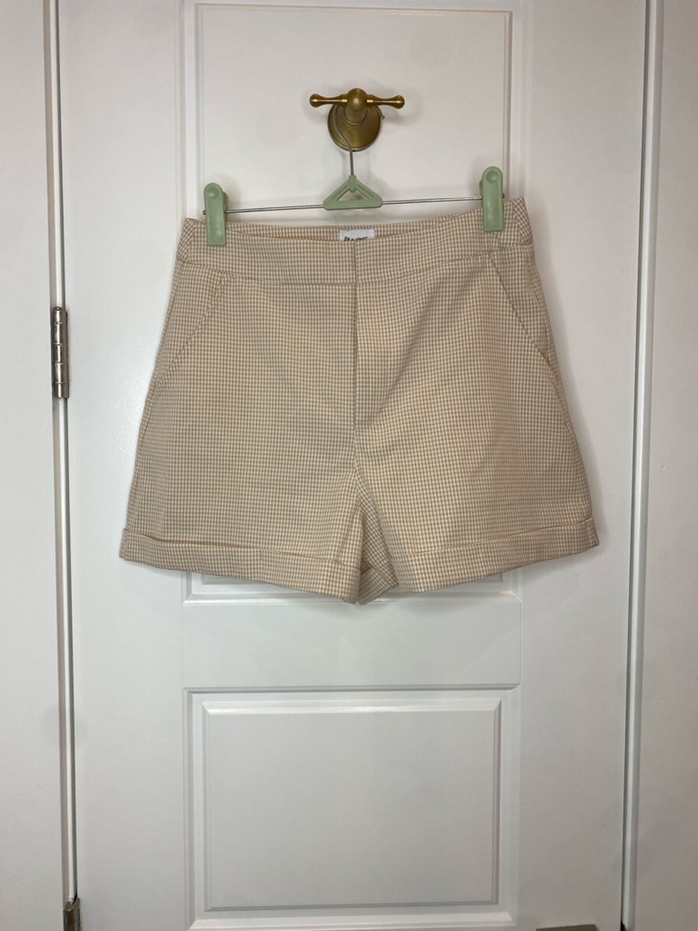 Classic High-Rise Womens Shorts in Beige Check